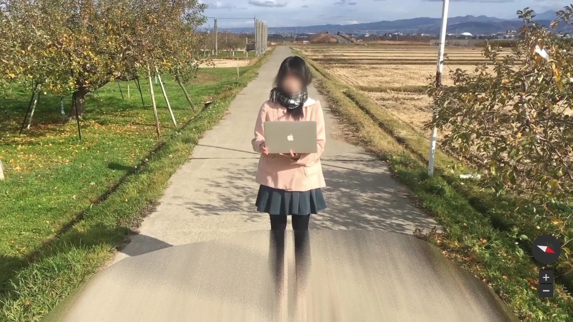 『ストリート・ラブ』場面カット② 顔が見えない少女