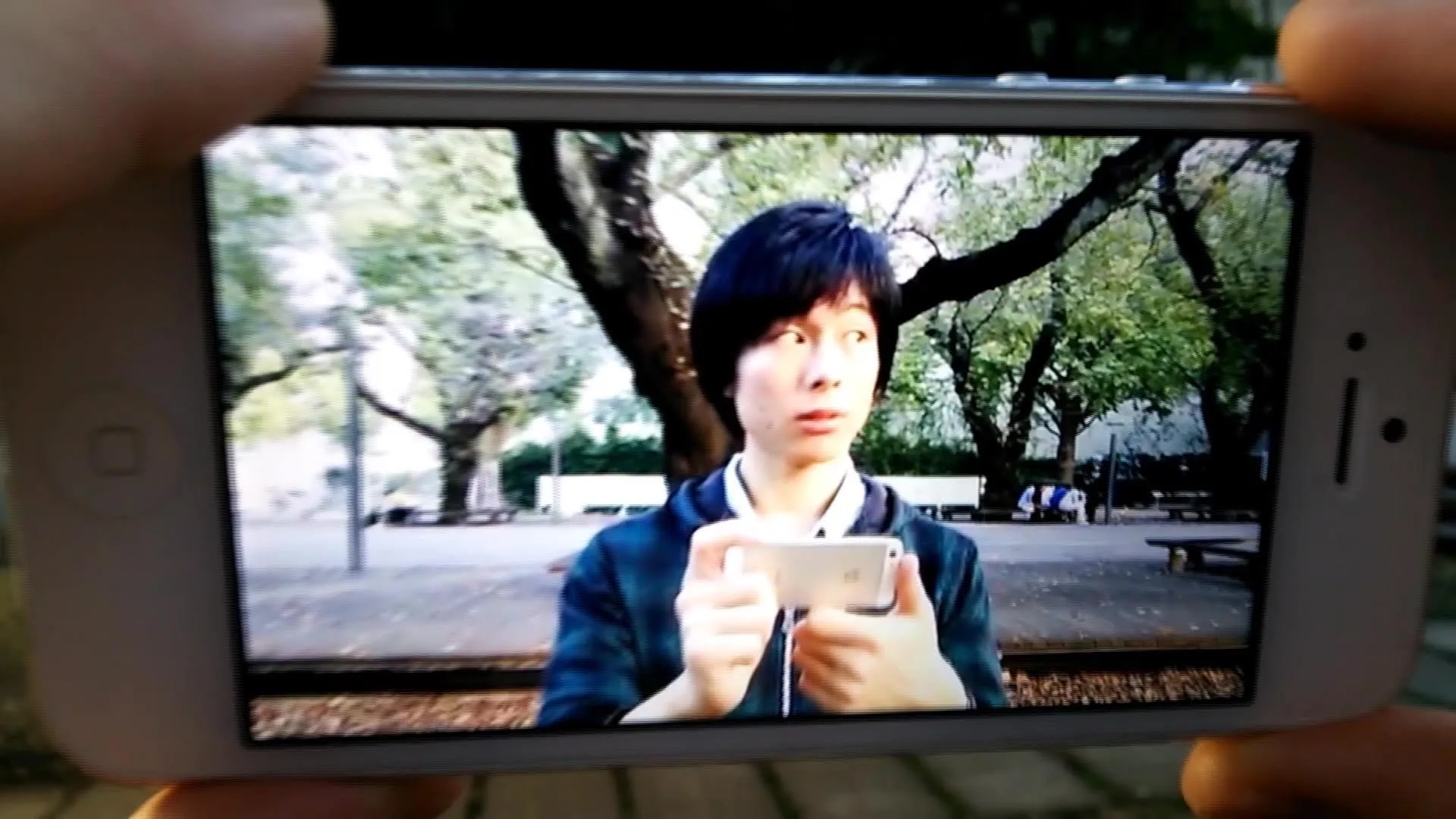 『uPhone』場面カット③ 実は閉じ込められていたのは……